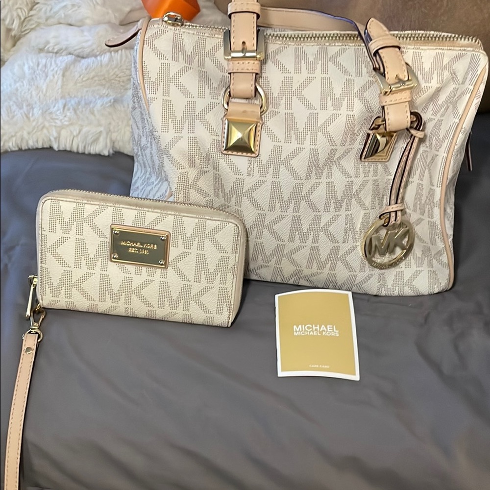 Michael Kors Cream and Tan Women's Bag Set
